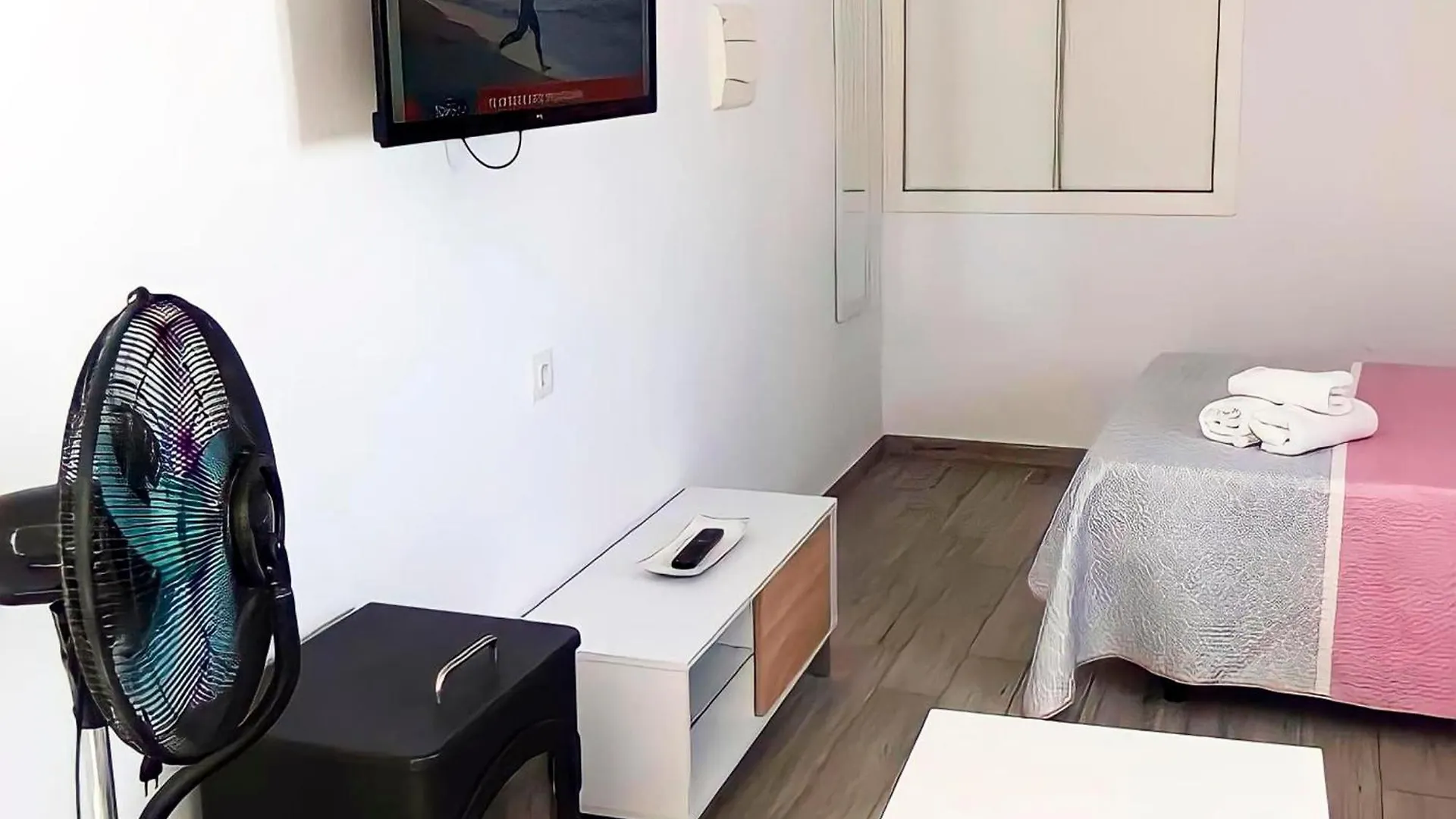 Estudio Con Terraza Para Familias Y Parejas-B كونيل ذي لا فرونتيرا 0*,